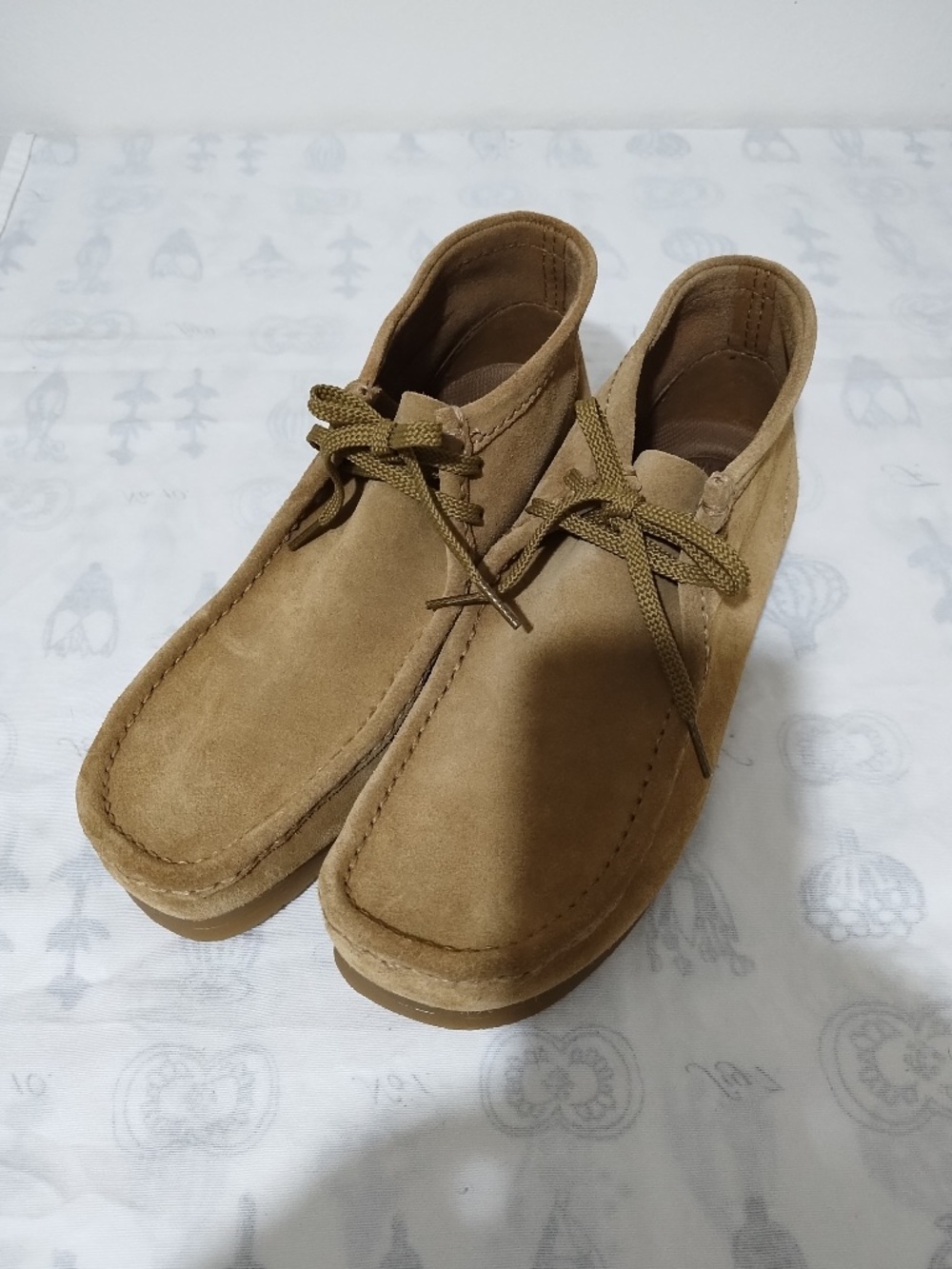 New Clarks Wallabies Size 11